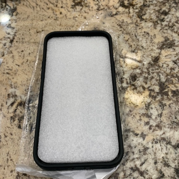 Cell phone case - Picture 2 of 7